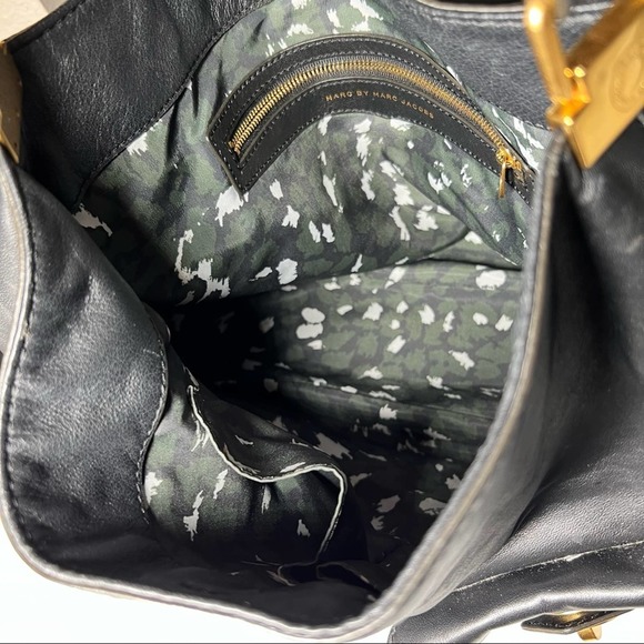 Marc Jacobs Black Hobo Bag - Picture 7 of 11